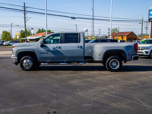 Used 2024 Chevrolet Silverado 3500 LT w/ Safety Package AWD/4WD image 4