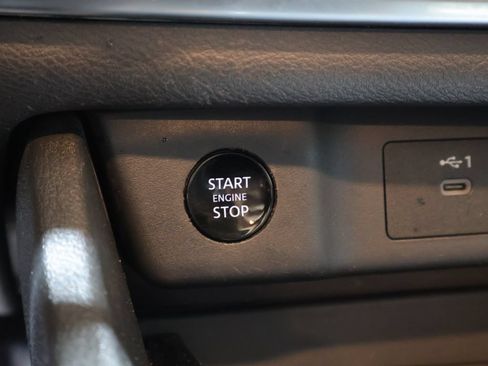 Used 2024 Nissan Rogue SV AWD/4WD image 28