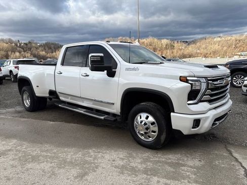 Used 2024 Chevrolet Silverado 3500 High Country w/ High Country Premium Package image 7