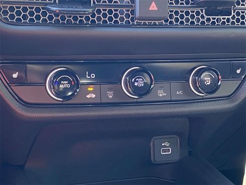 Certified 2025 Honda HR-V Sport image 25