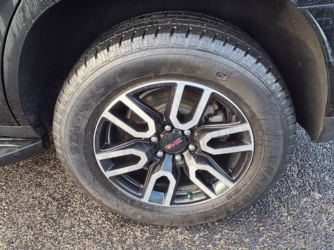 Used 2023 GMC Yukon AT4 image 20