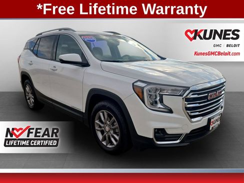 Used 2024 GMC Terrain SLT image 1