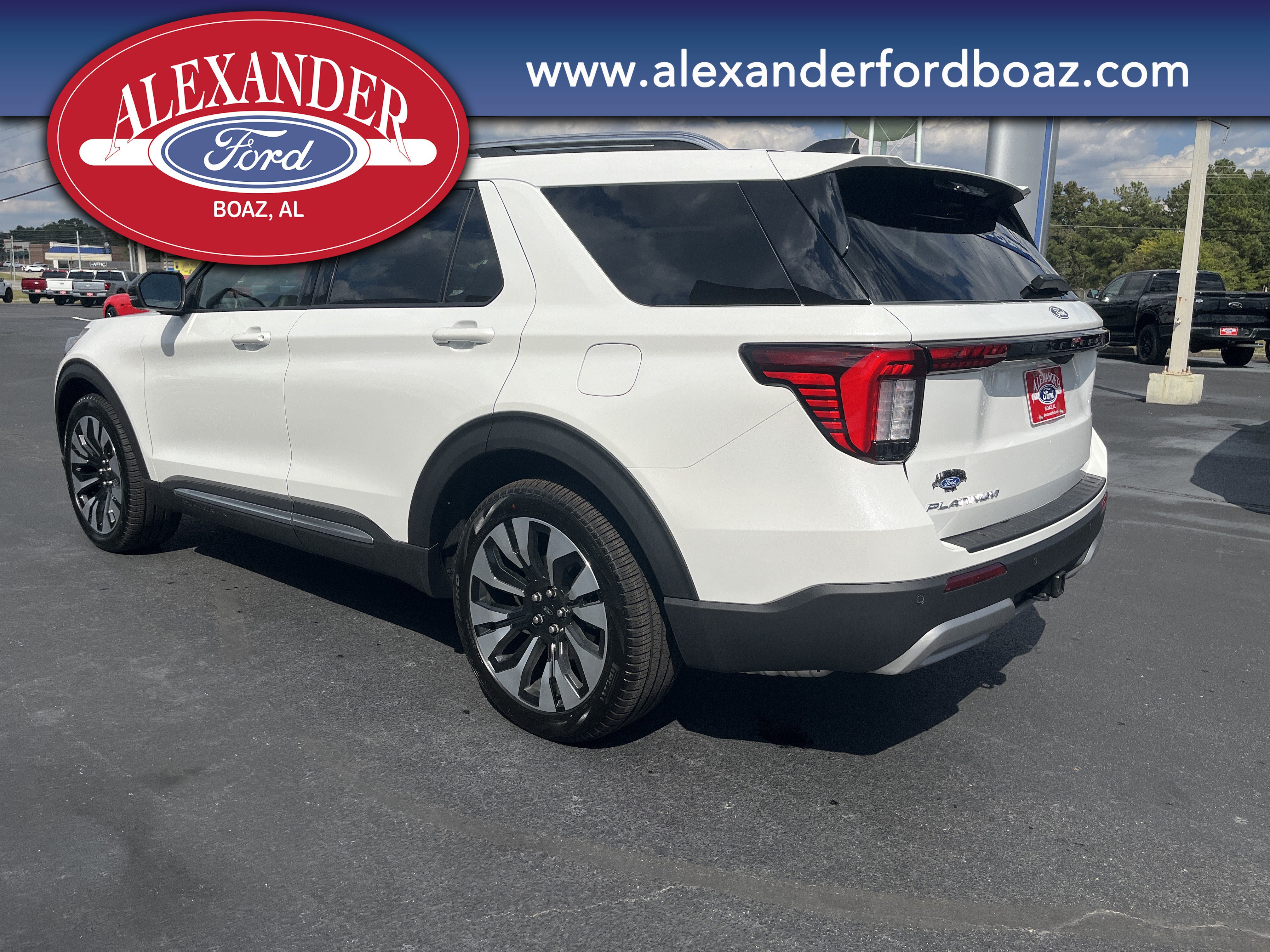 New 2027 Ford Explorer Platinum RWD image 2