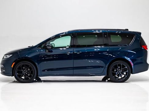 Used 2023 Chrysler Pacifica Touring-L w/ S Appearance Package AWD/4WD image 27