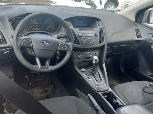 Used 2016 Ford Focus SE w/ SE Power Seat Package image 17