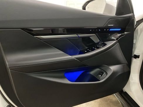 Used 2026 BMW 530i xDrive AWD/4WD image 32