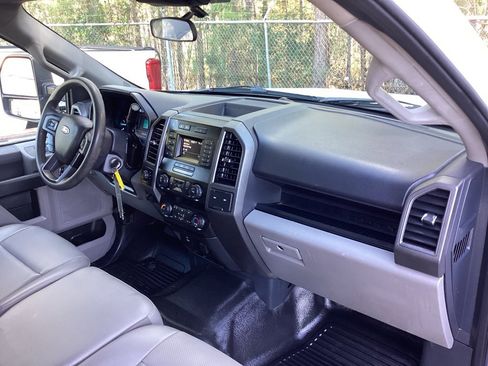 Used 2022 Ford F250 XL w/ Power Equipment Group image 27