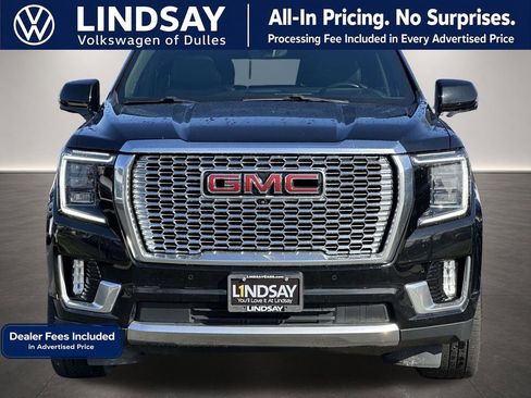 Used 2021 GMC Yukon Denali w/ Advanced Technology Package AWD/4WD image 3