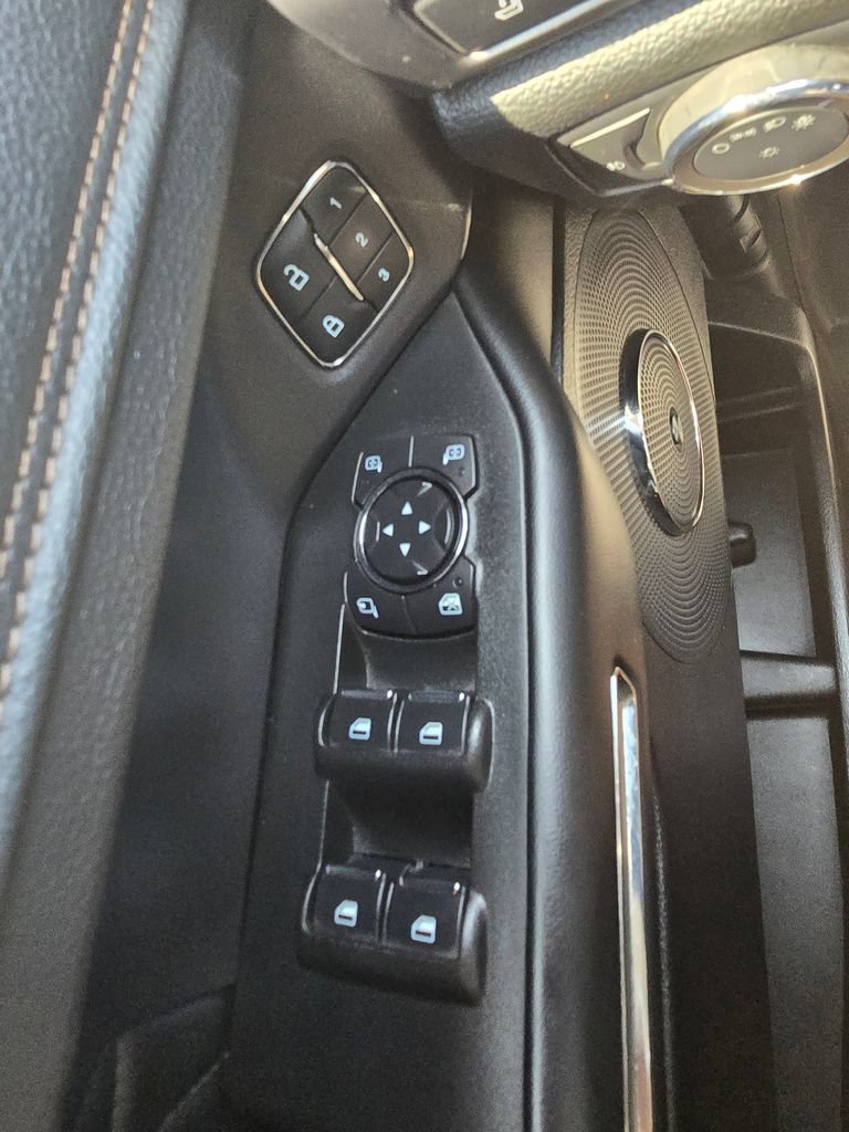 Used 2019 Ford Expedition Max Platinum AWD/4WD image 24