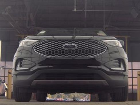 Used 2023 Ford Edge SEL w/ Convenience Package AWD/4WD image 3