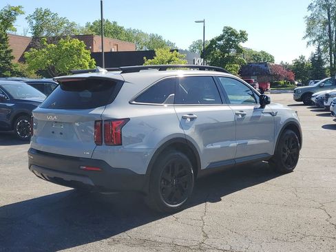 Used 2023 Kia Sorento S w/ Panoramic Sunroof Package AWD/4WD image 4