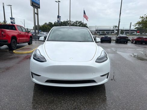 Used 2024 Tesla Model Y Long Range AWD/4WD image 2