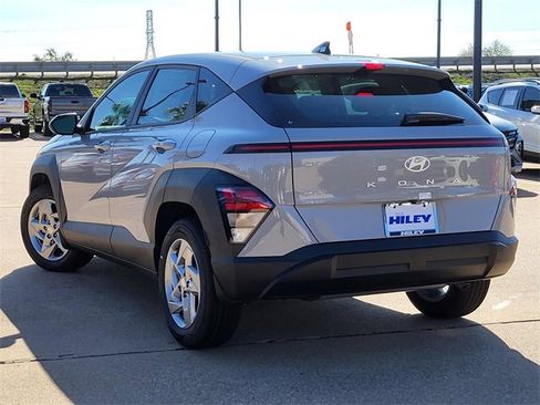 New 2026 Hyundai Kona SE image 3