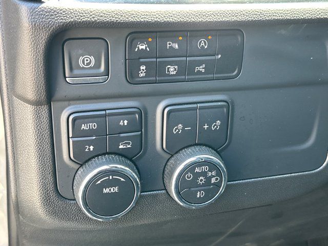 Used 2025 Chevrolet Tahoe Premier AWD/4WD image 23
