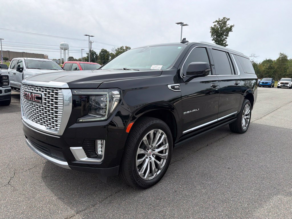 Used 2022 GMC Yukon XL Denali w/ Max Trailering Package AWD/4WD image 4