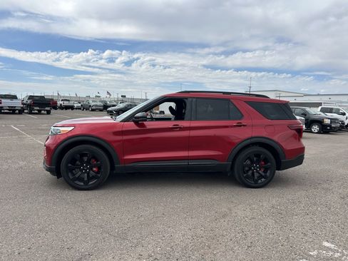Used 2020 Ford Explorer ST w/ ST Street Pack image 2