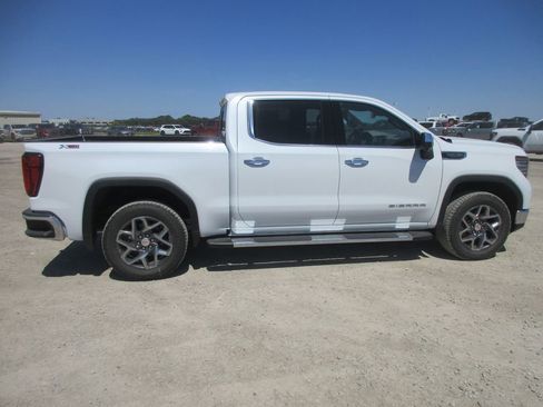 New 2026 GMC Sierra 1500 SLT w/ SLT Premium Plus Package AWD/4WD image 3