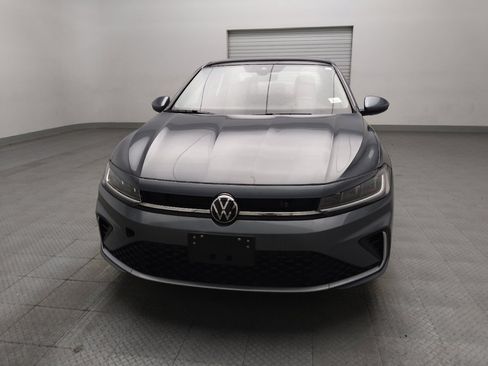 Used 2025 Volkswagen Jetta SE FWD image 15