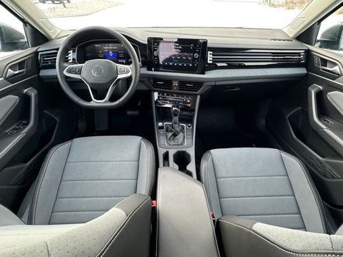 New 2025 Volkswagen Jetta SE image 29