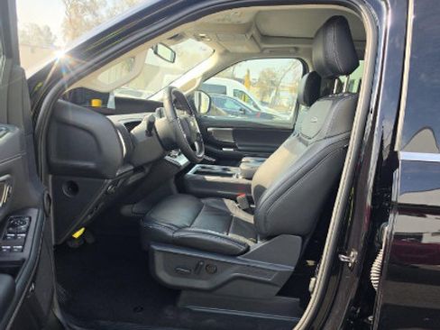 Certified 2025 Ford Expedition Platinum AWD/4WD image 8