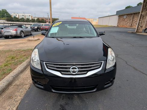 Used 2012 Nissan Altima 3.5 SR w/ Sport Pkg FWD image 2