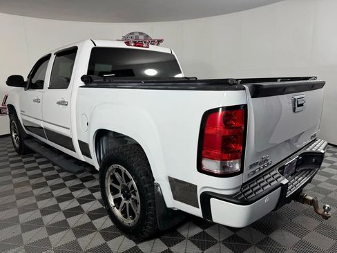 Used 2011 GMC Sierra 1500 Denali image 25