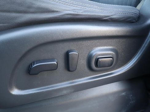 Used 2021 Nissan Titan SV w/ SV Convenience Package image 66