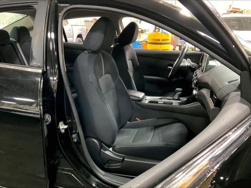 Used 2021 Nissan Sentra SV FWD image 9