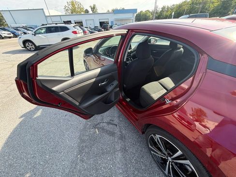 Used 2022 Nissan Sentra SR FWD image 8