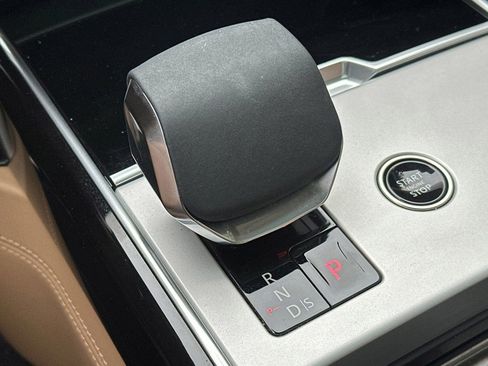 Used 2024 Land Rover Range Rover Autobiography AWD/4WD image 18