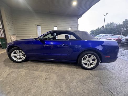 Used 2013 Ford Mustang Convertible image 25
