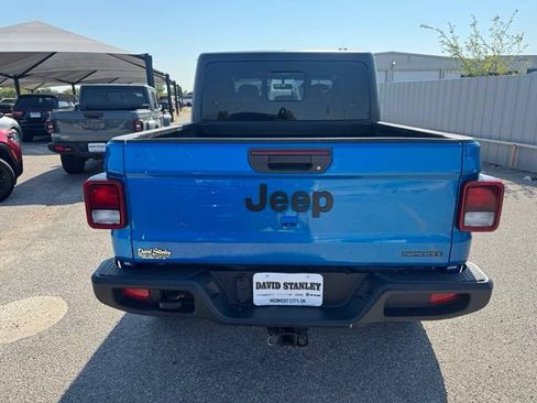 Used 2021 Jeep Gladiator Sport AWD/4WD image 5