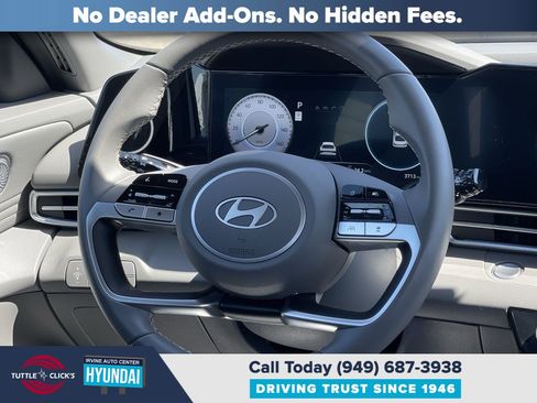 Certified 2025 Hyundai Elantra SEL FWD image 15