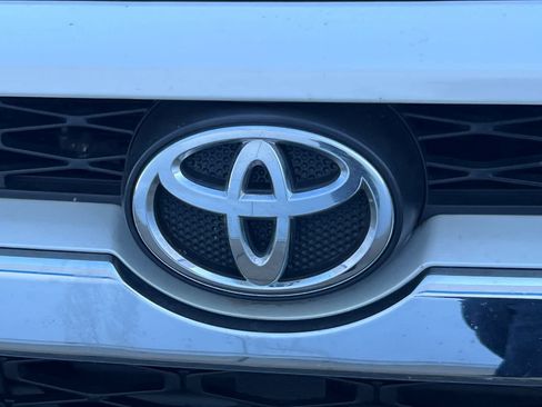 Used 2018 Toyota 4Runner Limited AWD/4WD image 13