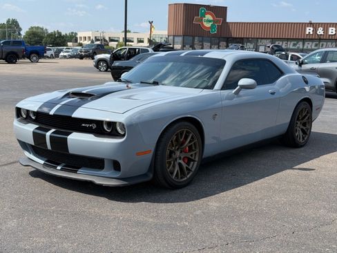 Used 2016 Dodge Challenger SRT Hellcat RWD image 4