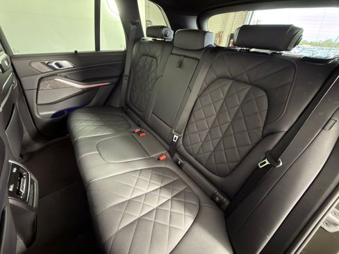 Used 2025 BMW X5 xDrive40i w/ Executive Package image 33
