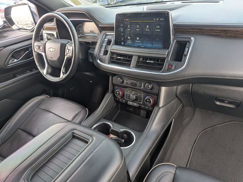 Used 2022 Chevrolet Suburban Premier AWD/4WD image 35