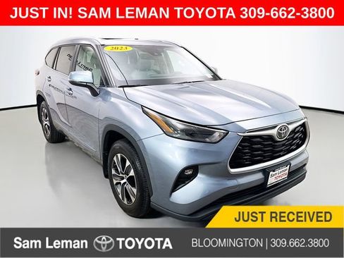 Used 2023 Toyota Highlander XLE AWD/4WD image 1
