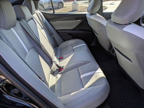 Used 2025 Toyota Camry SE AWD/4WD image 27