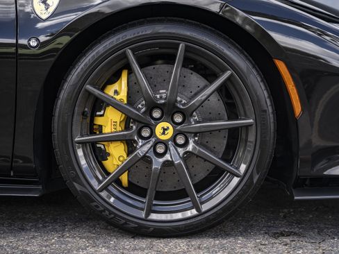 Certified 2022 Ferrari F8 Tributo RWD image 18