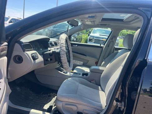 Used 2014 Chevrolet Impala LT w/ LT Sunroof Package FWD image 8
