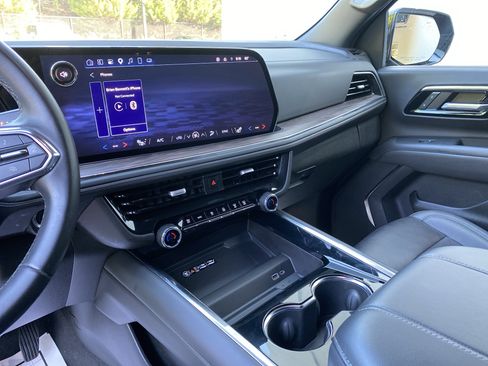Used 2025 Chevrolet Tahoe LT AWD/4WD image 25
