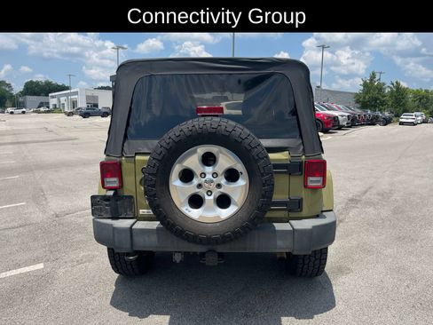 Used 2013 Jeep Wrangler Unlimited Sahara w/ Connectivity Group AWD/4WD image 4