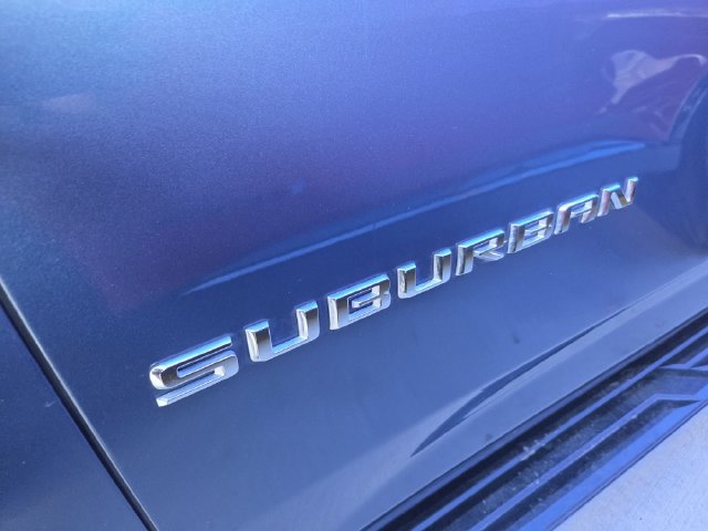 Used 2025 Chevrolet Suburban LT w/ Comfort Package AWD/4WD image 10