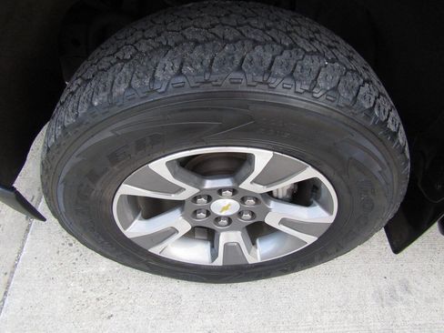 Used 2018 Chevrolet Colorado Z71 image 17