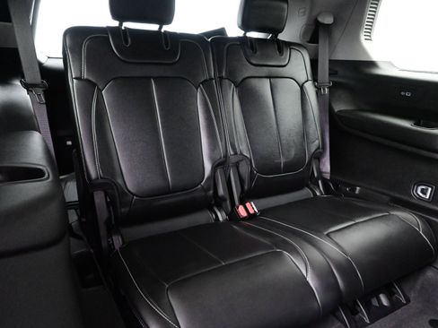 Used 2022 Jeep Grand Cherokee L Limited image 17