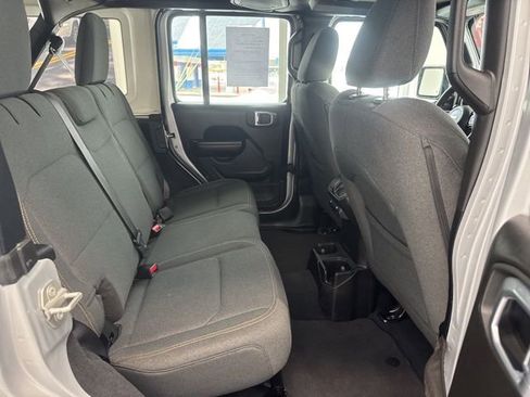 Used 2024 Jeep Wrangler Sport S image 8