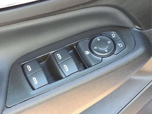Used 2024 Chevrolet Equinox LT FWD image 16