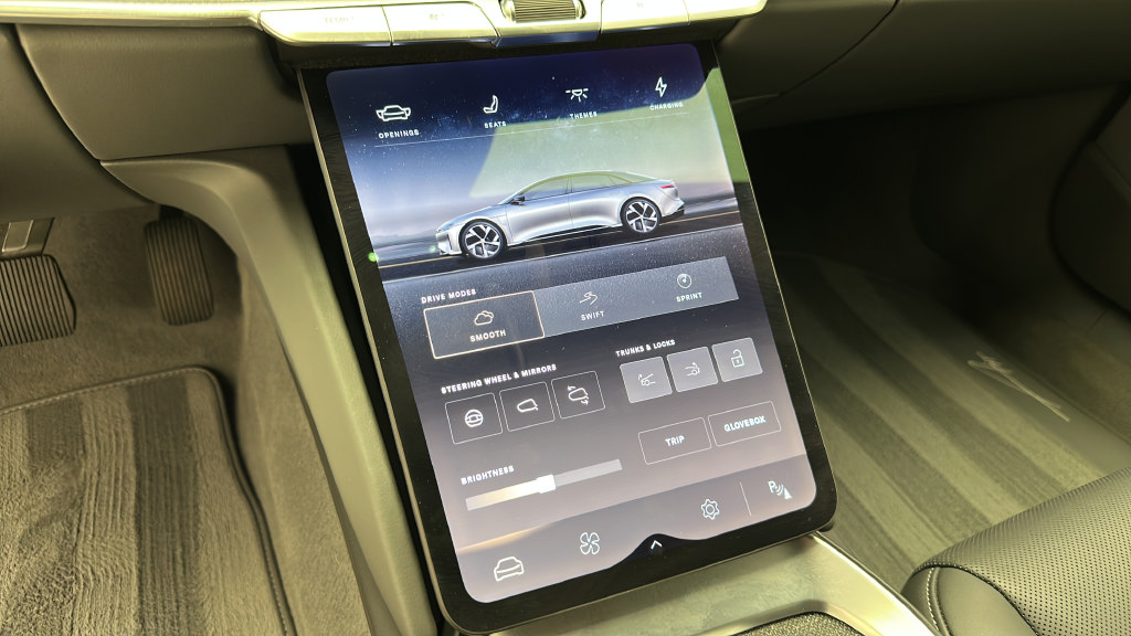 Used 2024 Lucid Air Touring AWD/4WD image 18