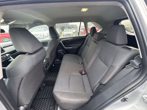 Used 2022 Toyota RAV4 LE image 21
